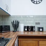 Beautiful House With Parking