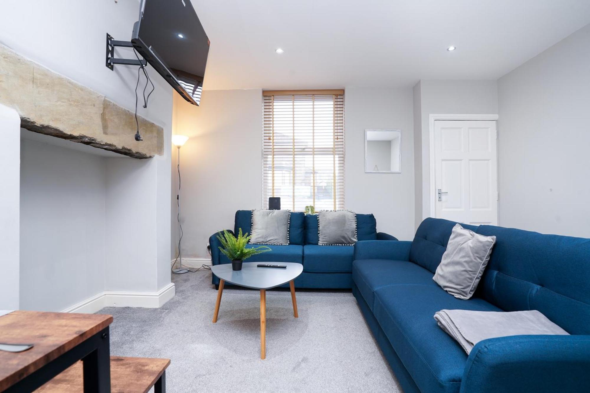 Beautiful House With Parking * Bradford (West Yorkshire)