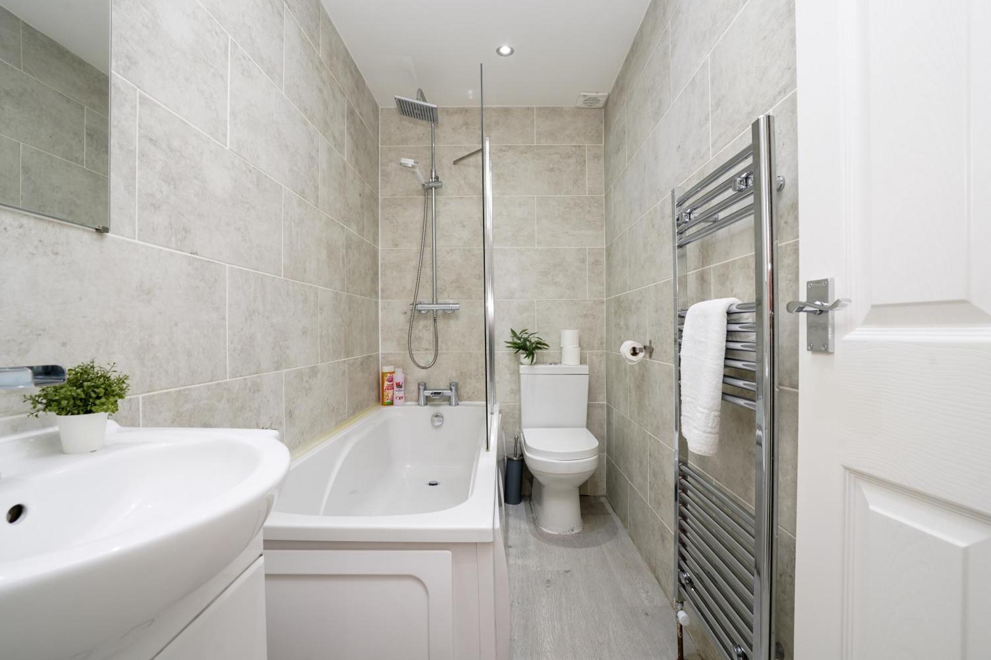 Beautiful House With Parking * Bradford (West Yorkshire)