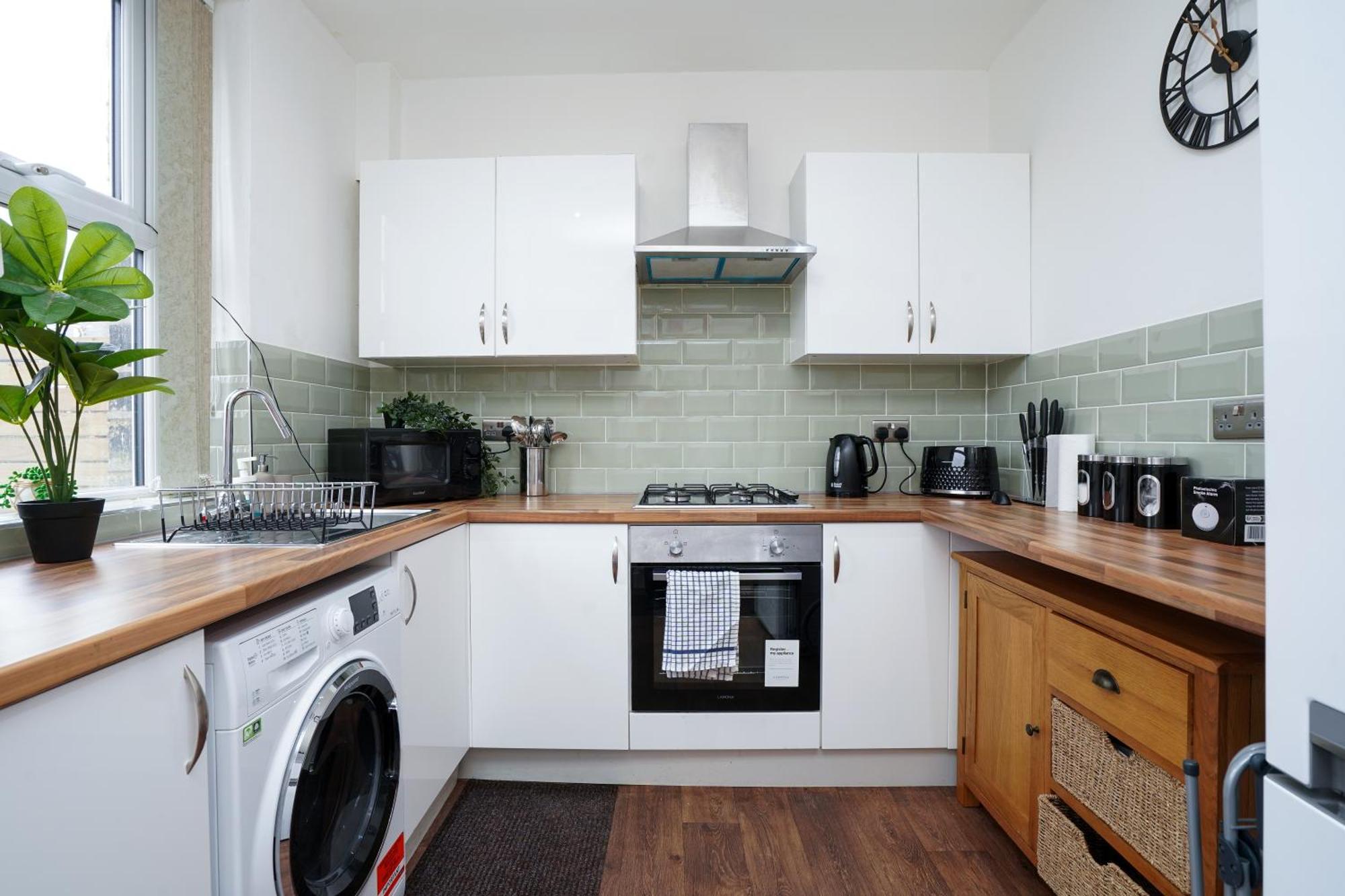 Apartment Beautiful House With Parking *