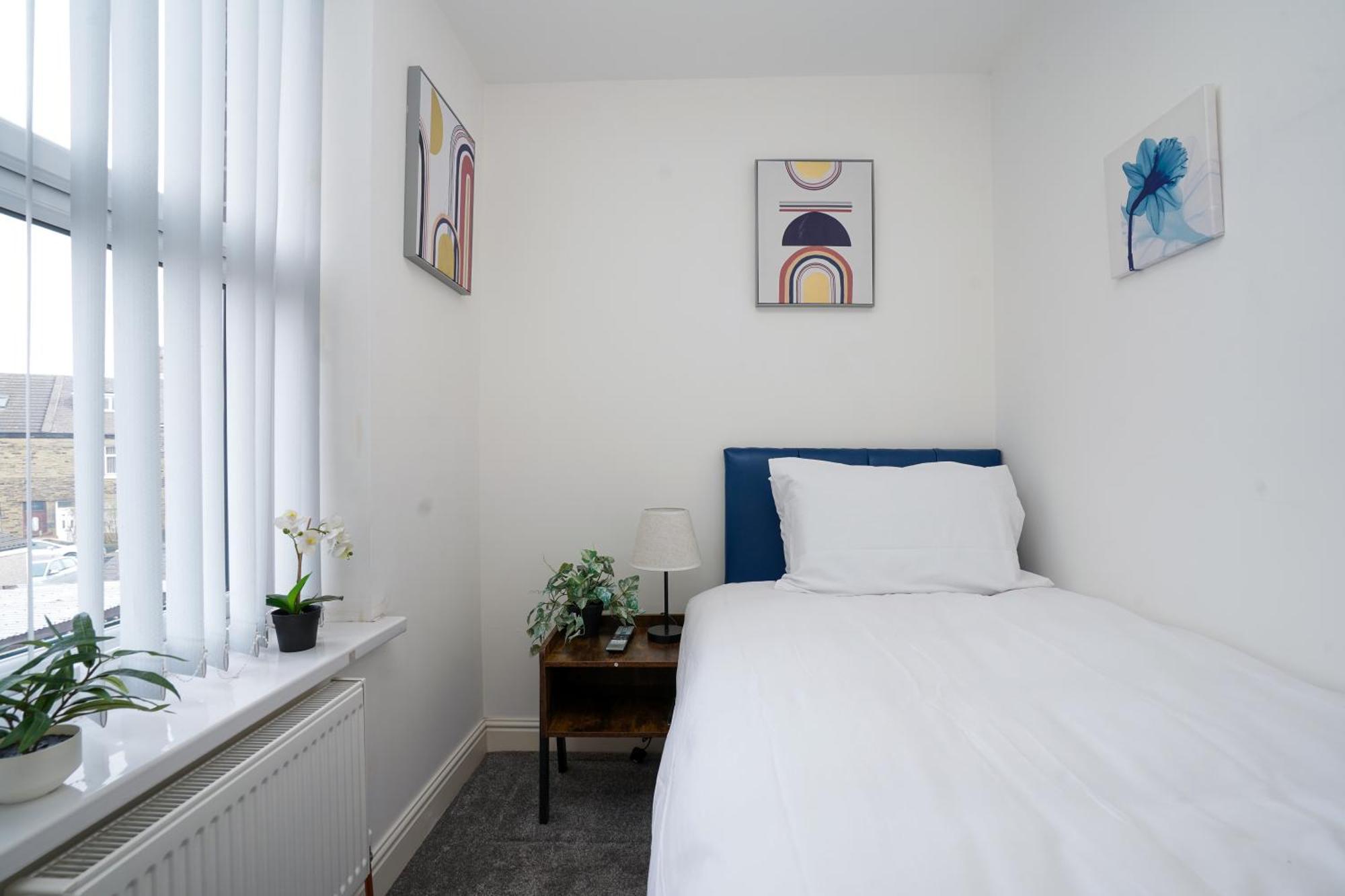 Beautiful House With Parking Bradford (West Yorkshire)
